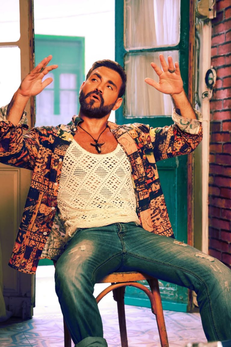 إيوان يجدد حضوره الفني عبر إطلاق أغنيته المصوّرة “فوق فوق”